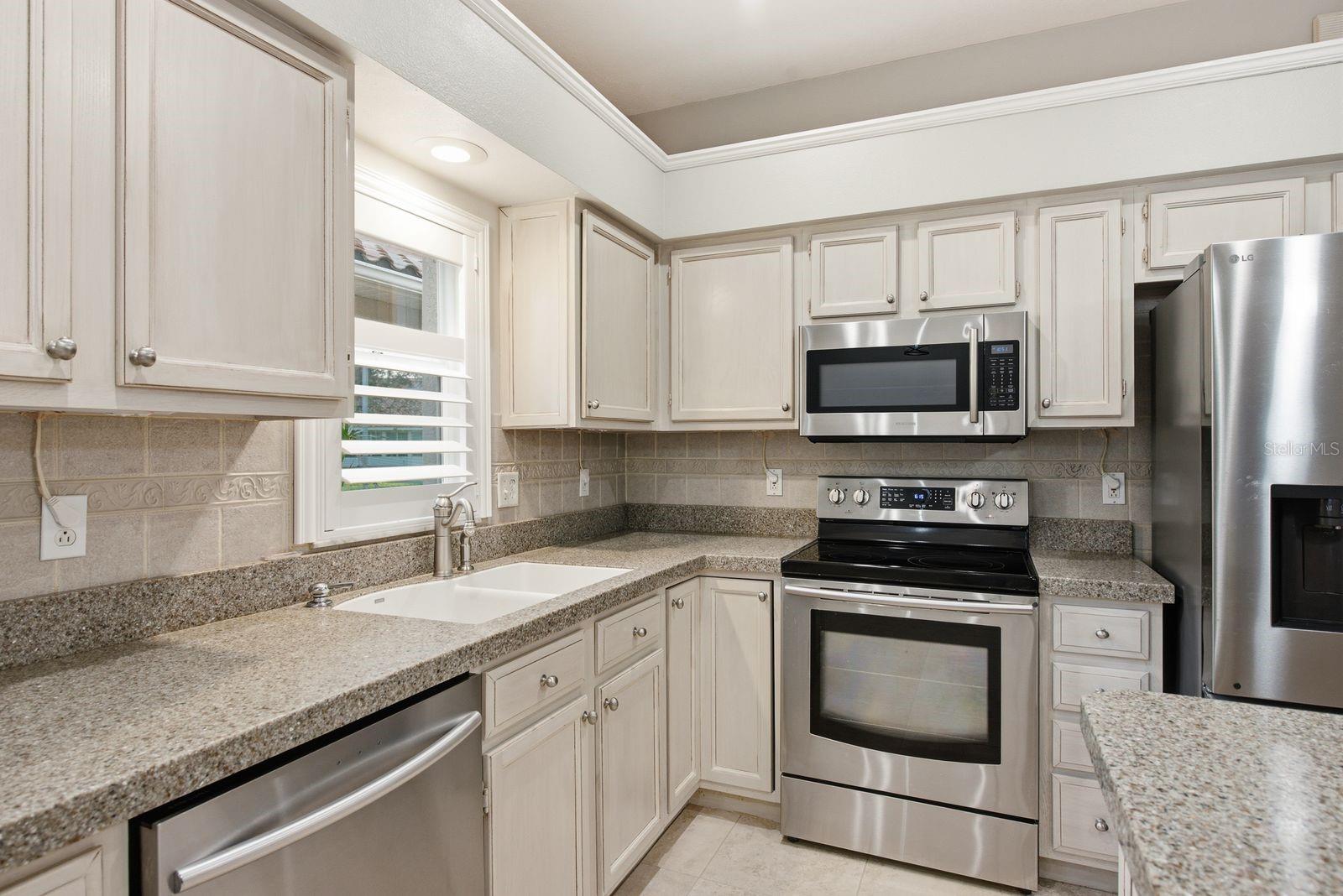 SALEM SQUARE - Residential