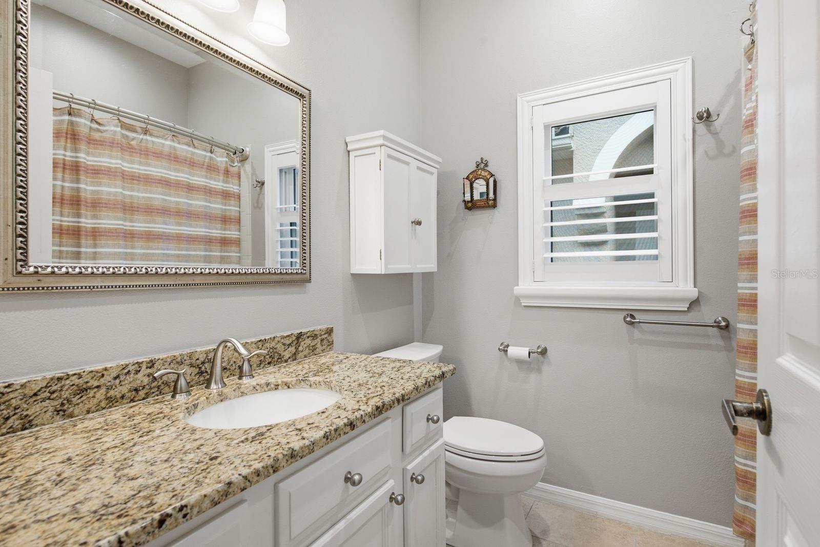 SALEM SQUARE - Residential