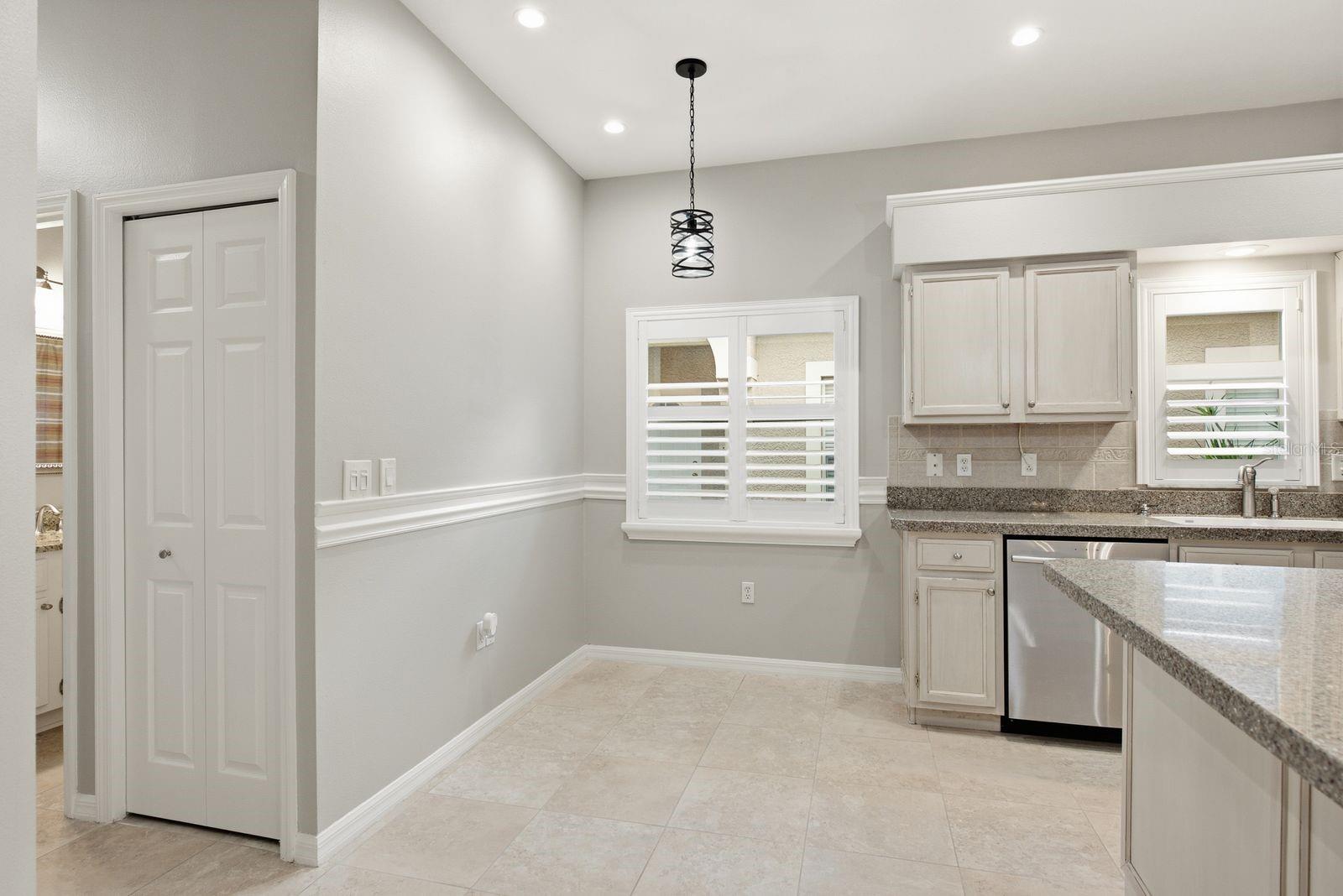 SALEM SQUARE - Residential