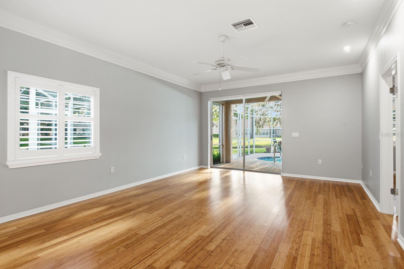 SALEM SQUARE - Residential