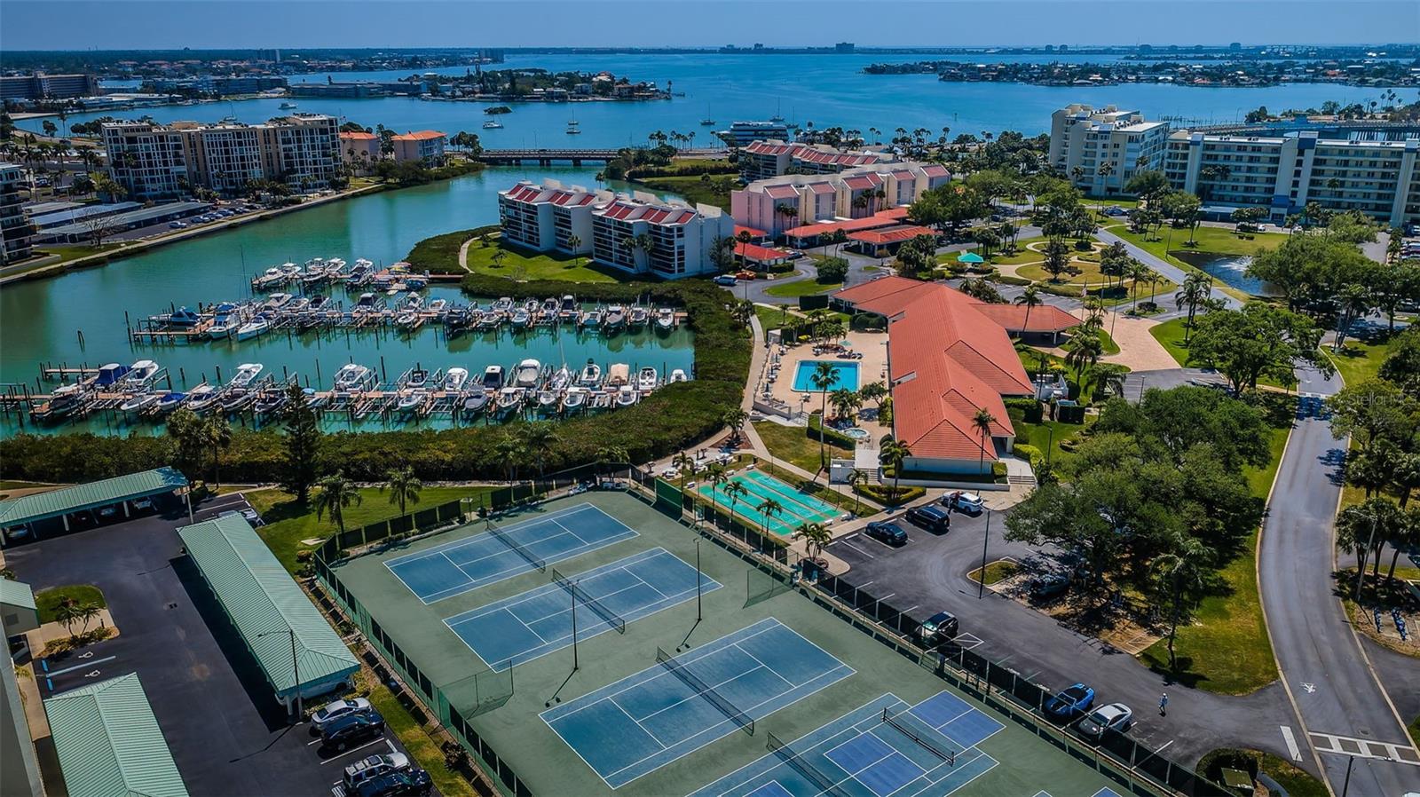HARBOURSIDE CONDO - Residential