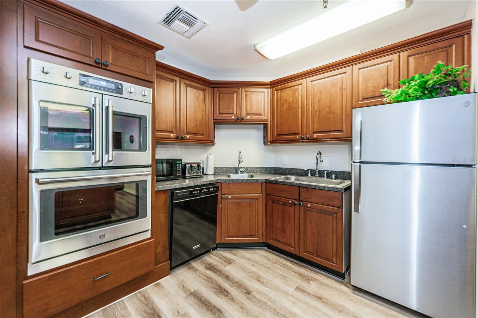 HARBOURSIDE CONDO - Residential