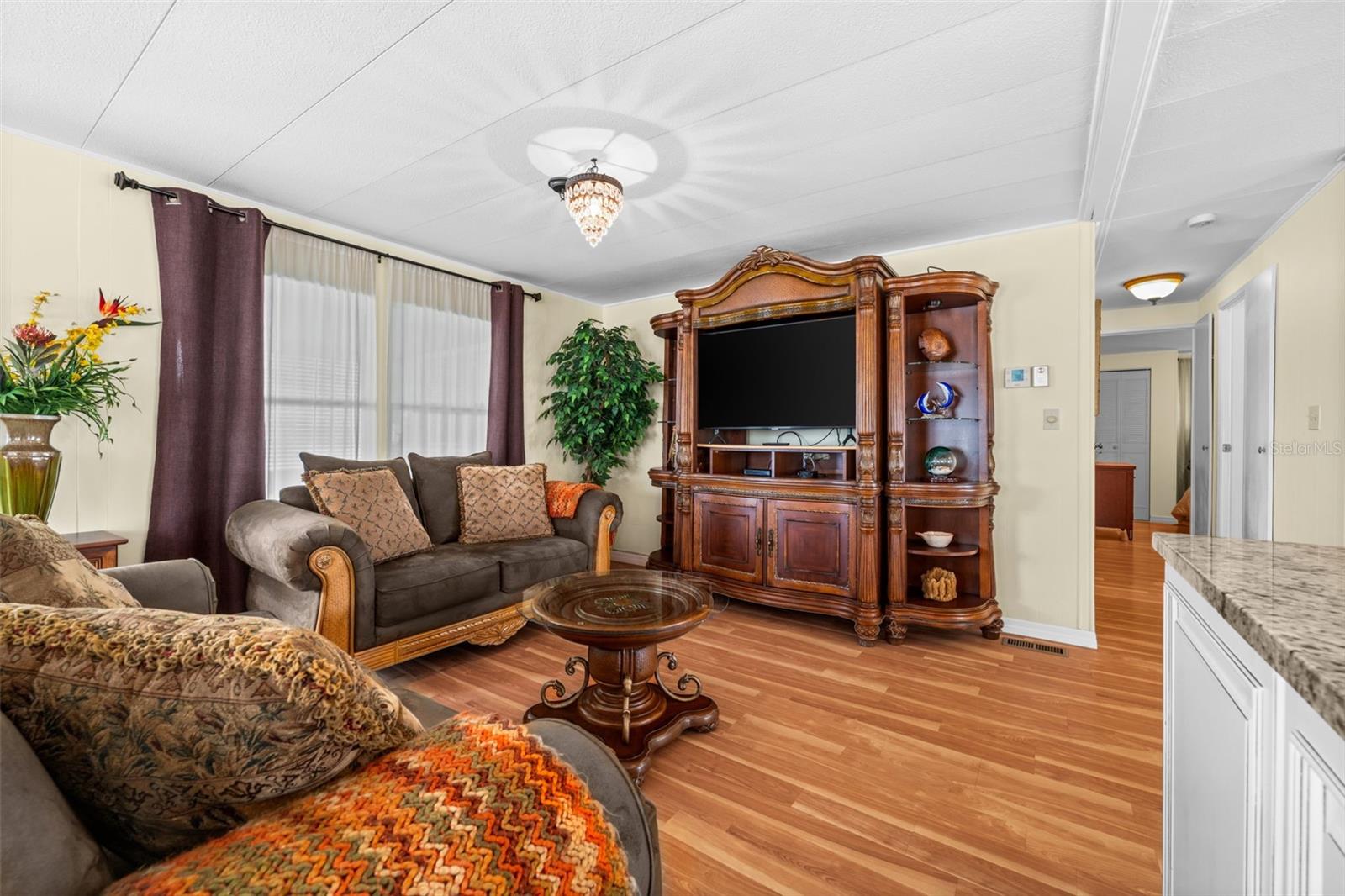 OAKWOOD MANOR - Residential