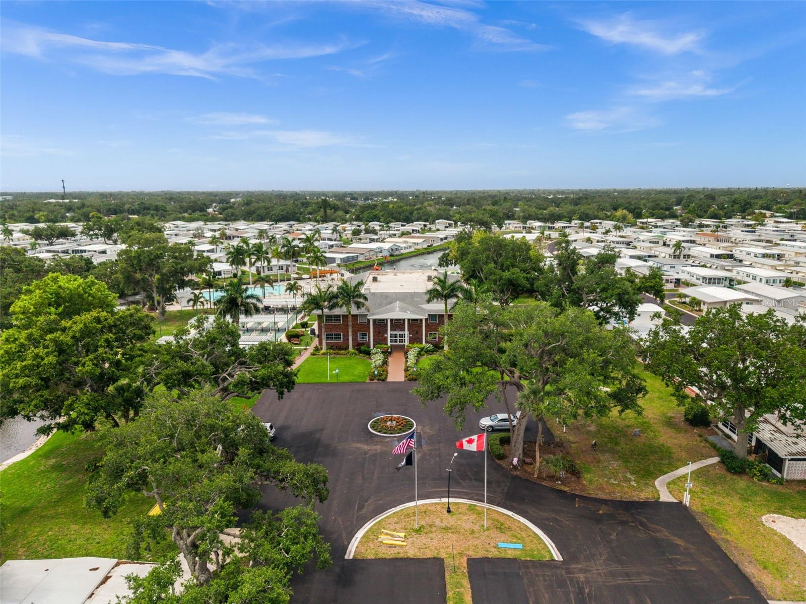 OAKWOOD MANOR - Residential