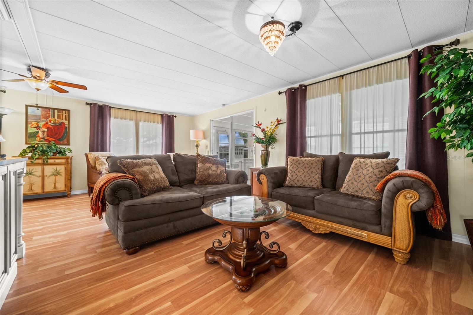 OAKWOOD MANOR - Residential
