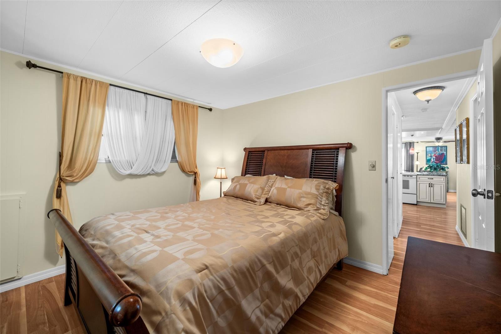 OAKWOOD MANOR - Residential