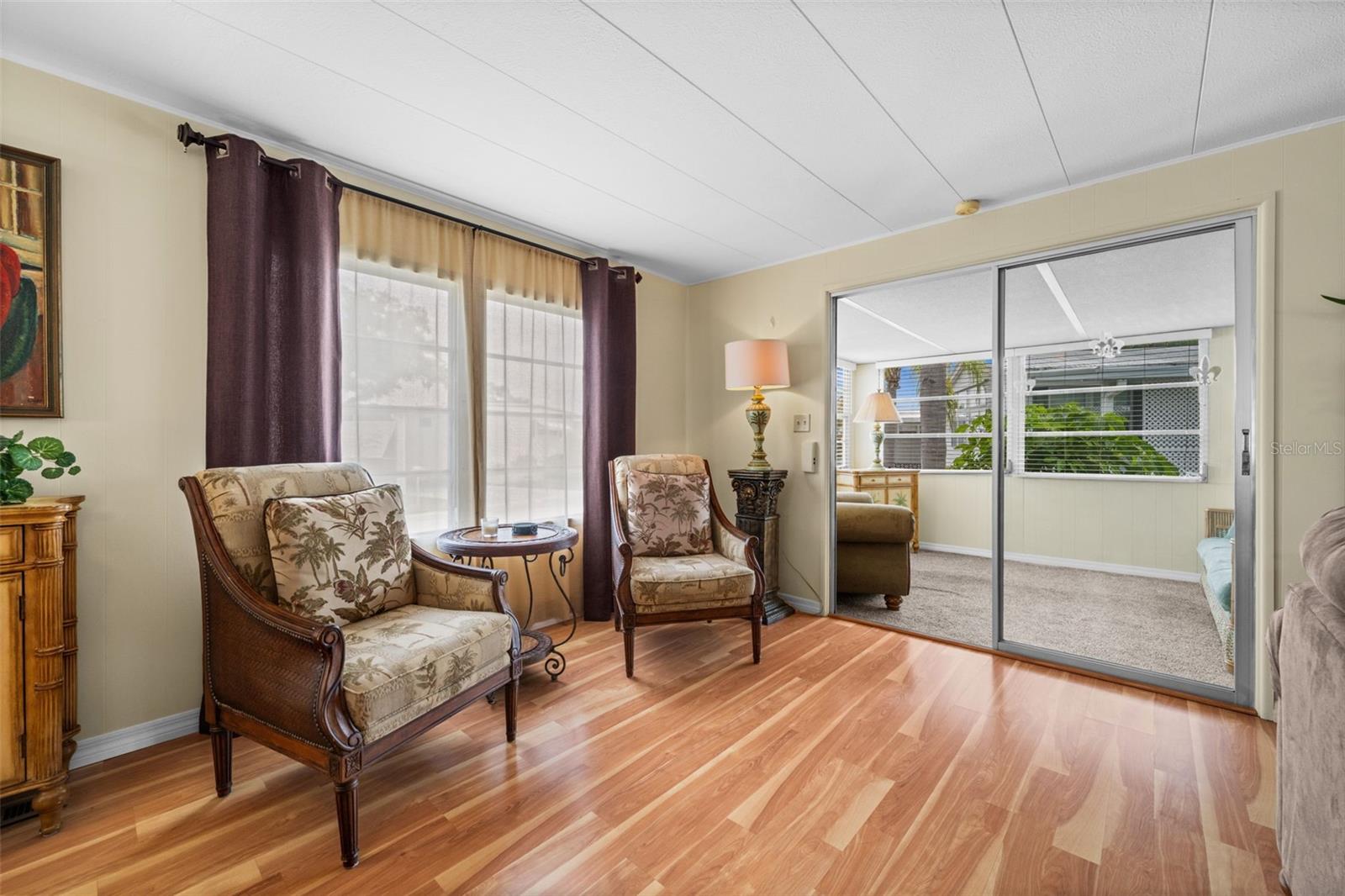 OAKWOOD MANOR - Residential