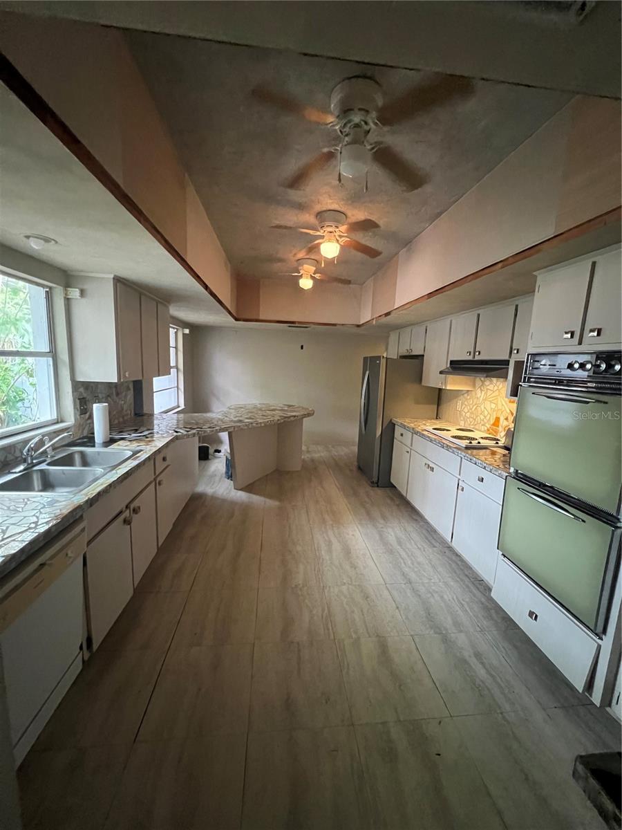 LAKE BUTLER VILLA COS SUB - Residential