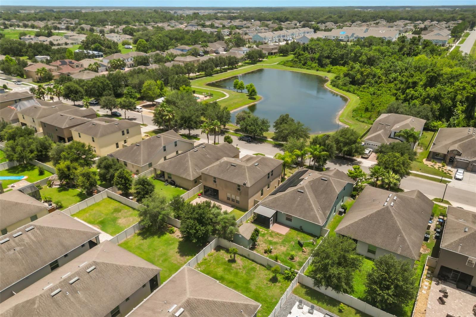 NOVA POINTE PH 2 - Residential
