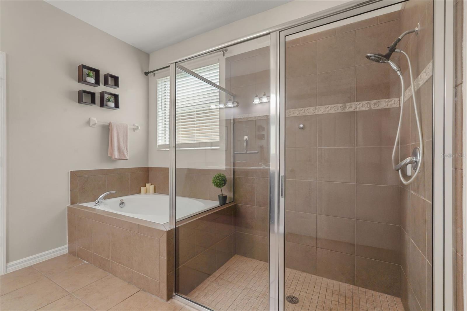 NOVA POINTE PH 2 - Residential