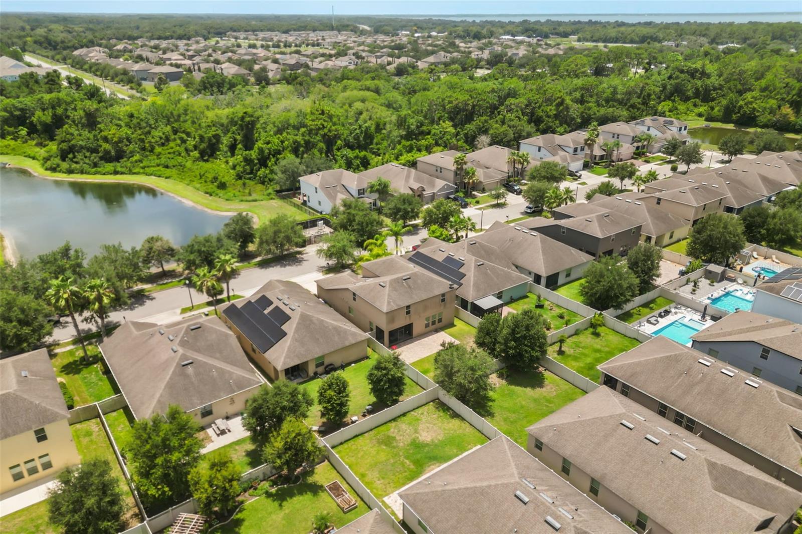 NOVA POINTE PH 2 - Residential