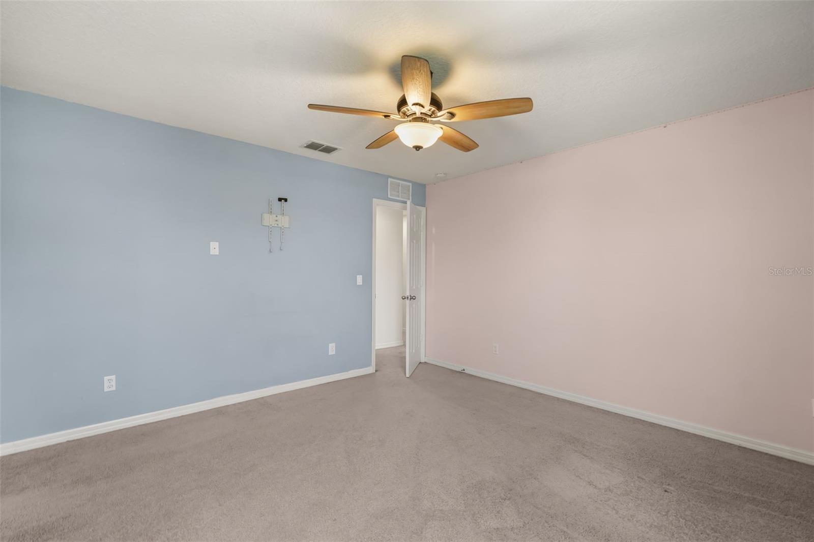 NOVA POINTE PH 2 - Residential