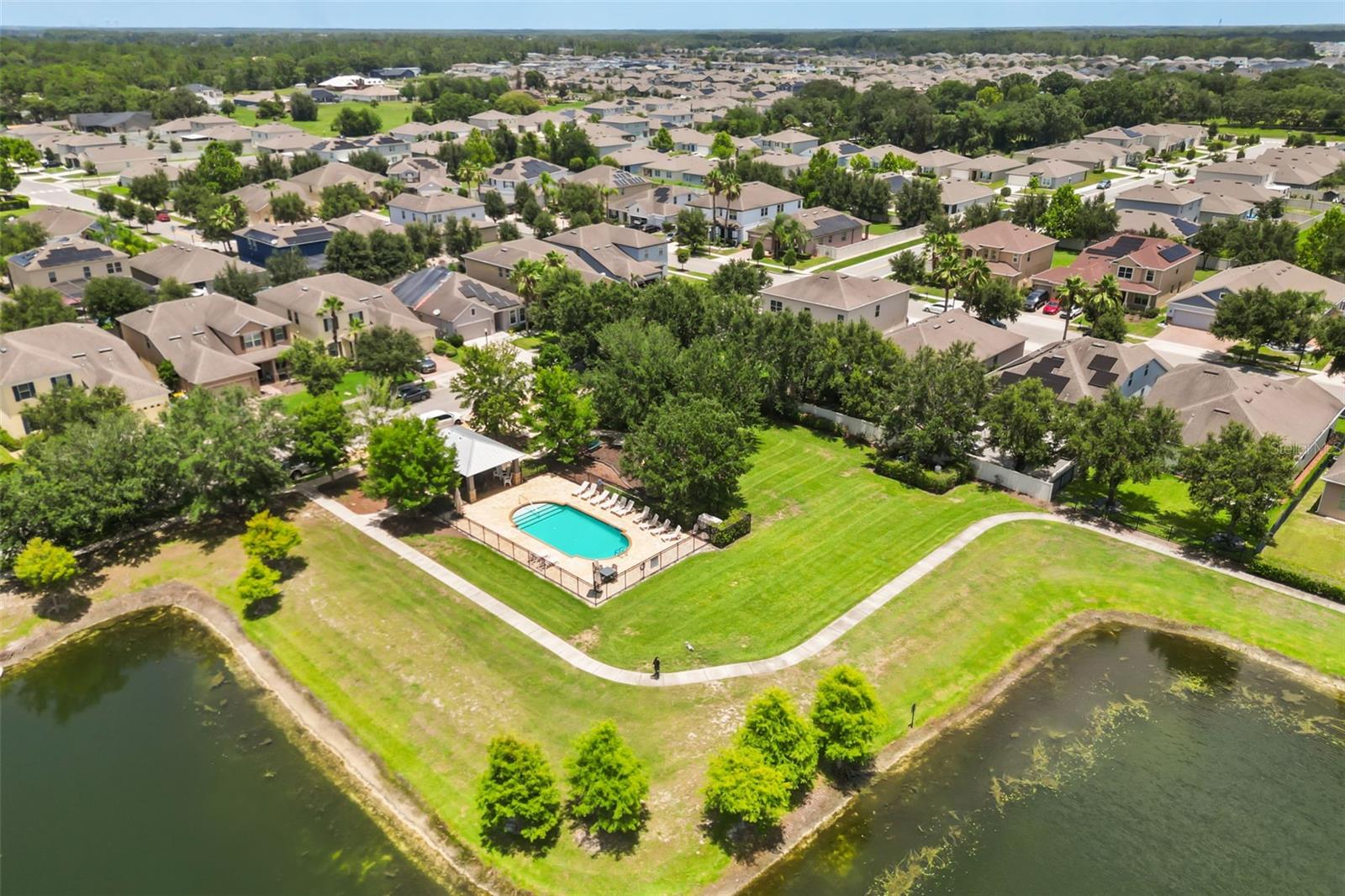 NOVA POINTE PH 2 - Residential
