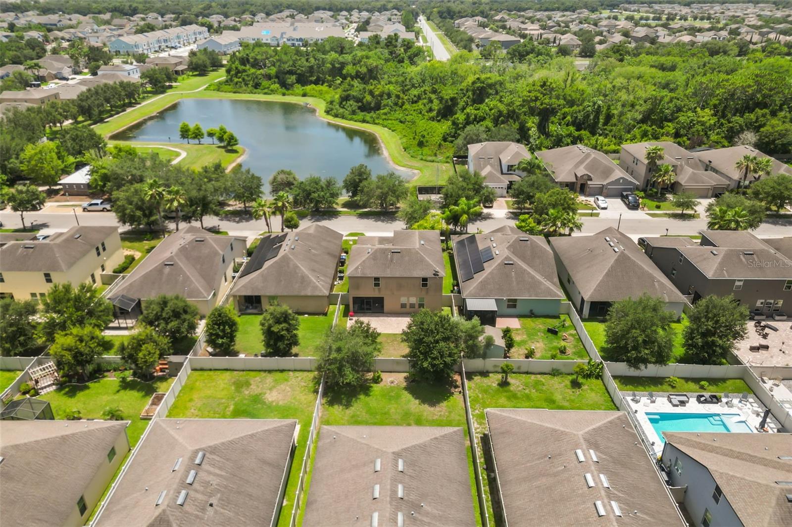 NOVA POINTE PH 2 - Residential