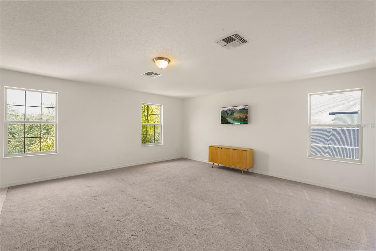 NOVA POINTE PH 2 - Residential
