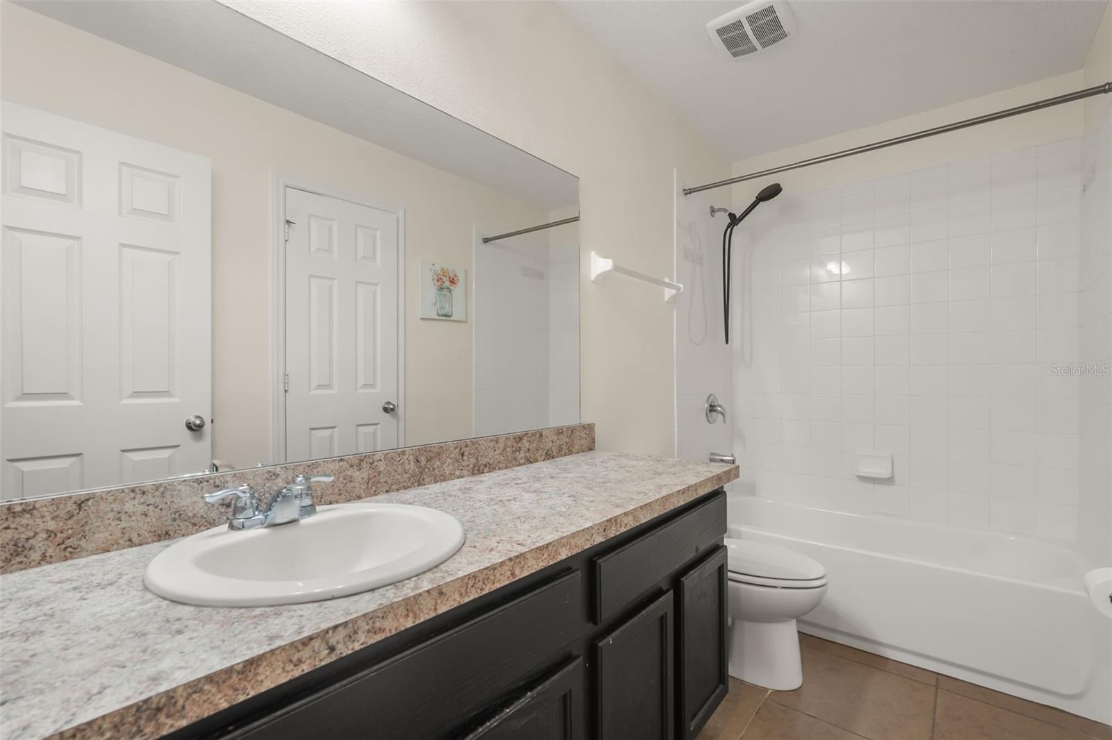 NOVA POINTE PH 2 - Residential