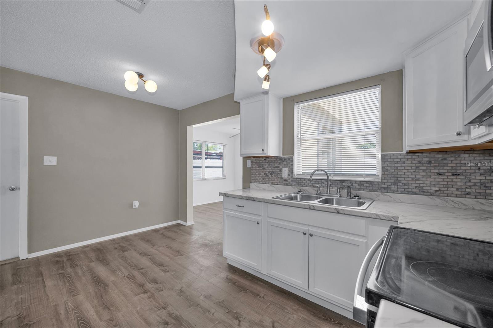 THE LAKES - Residential