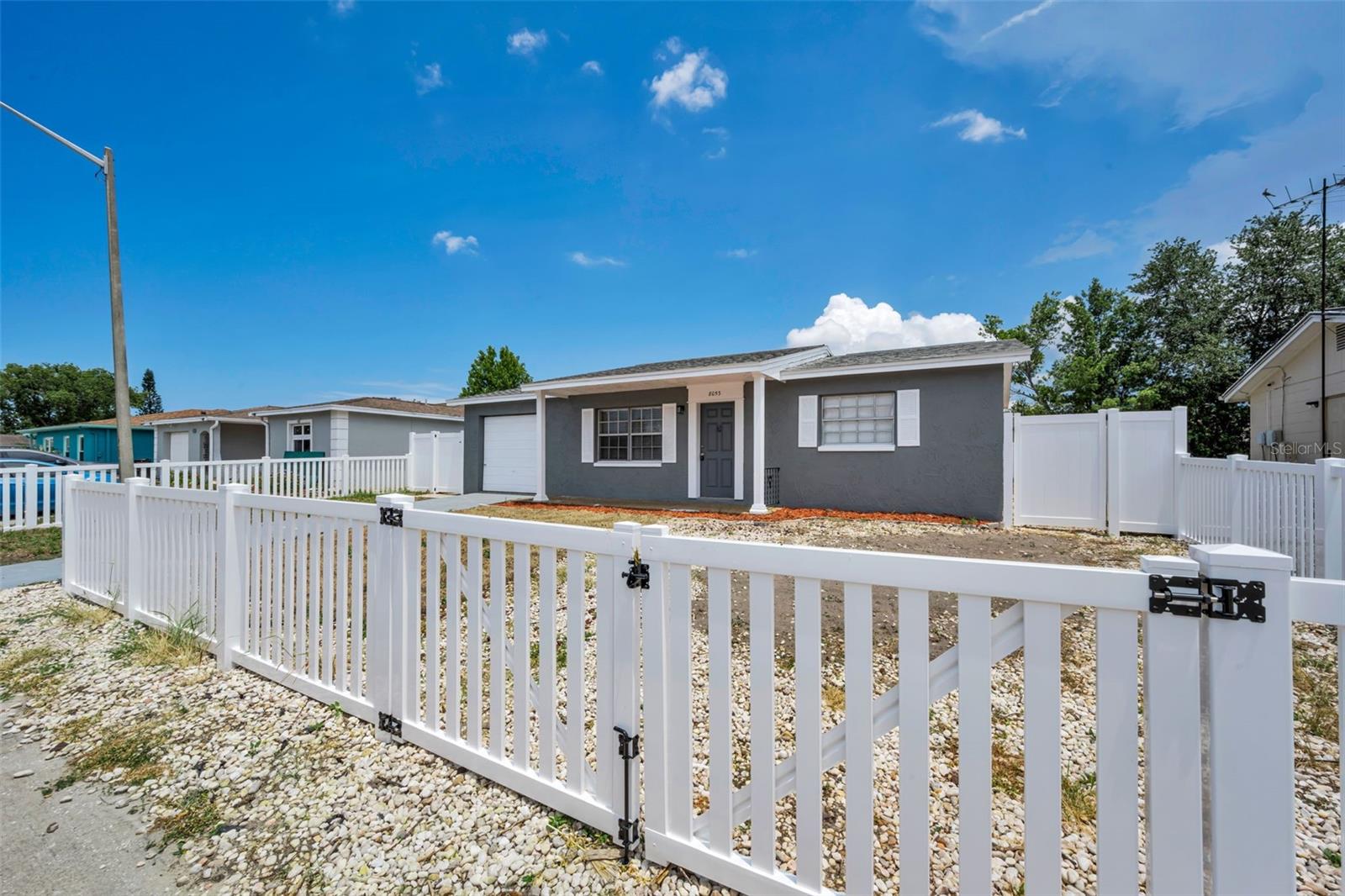 THE LAKES - Residential