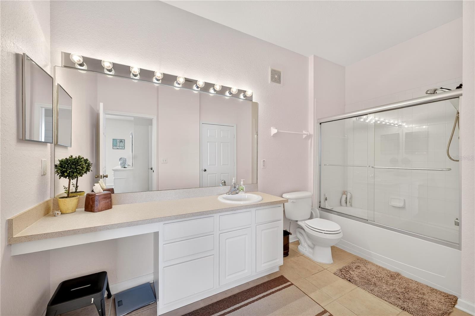 VENTURA AT WINDSOR HILLS CONDO PH 1 - Residential