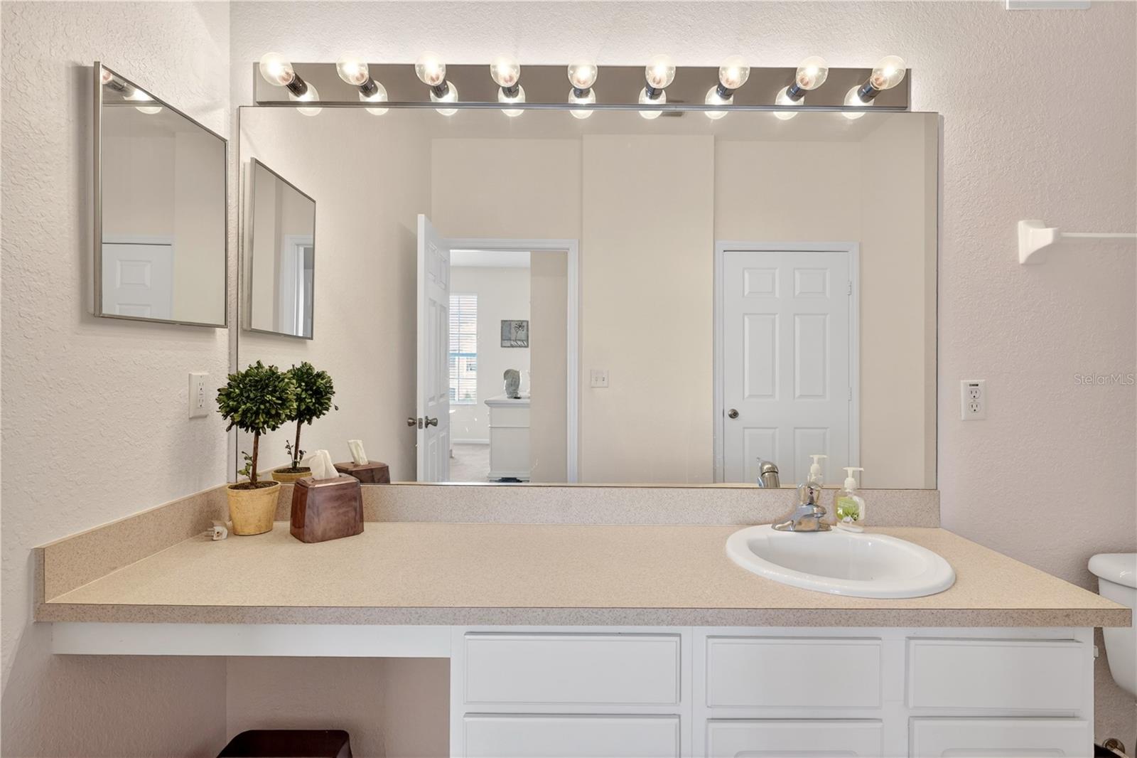 VENTURA AT WINDSOR HILLS CONDO PH 1 - Residential