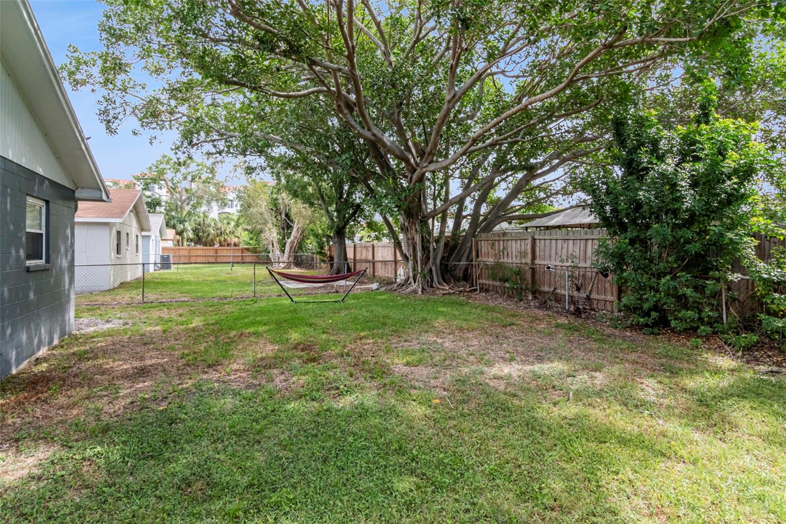 WEST PORT - Residential Income