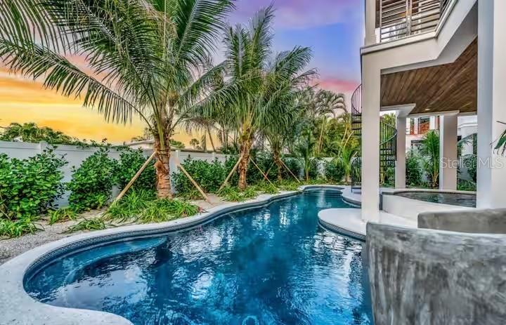 MIRA MAR BEACH - Residential