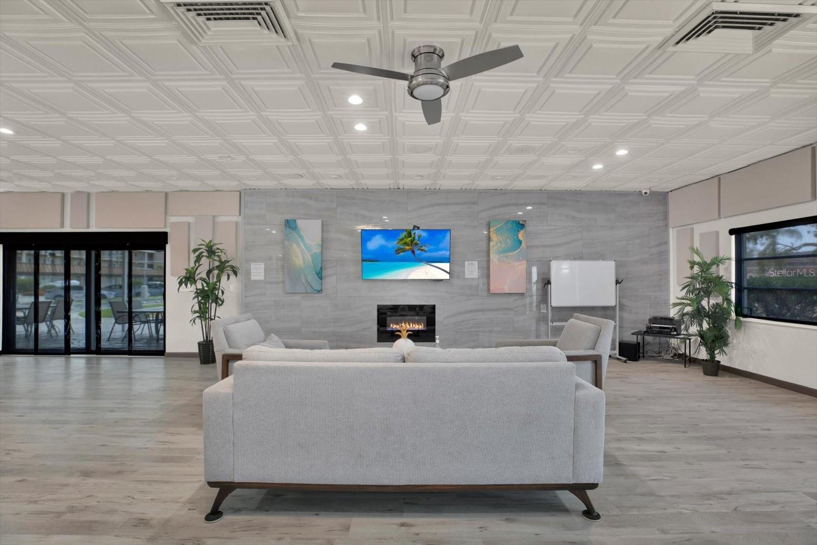 BOCA CIEGA POINT EAST - Residential