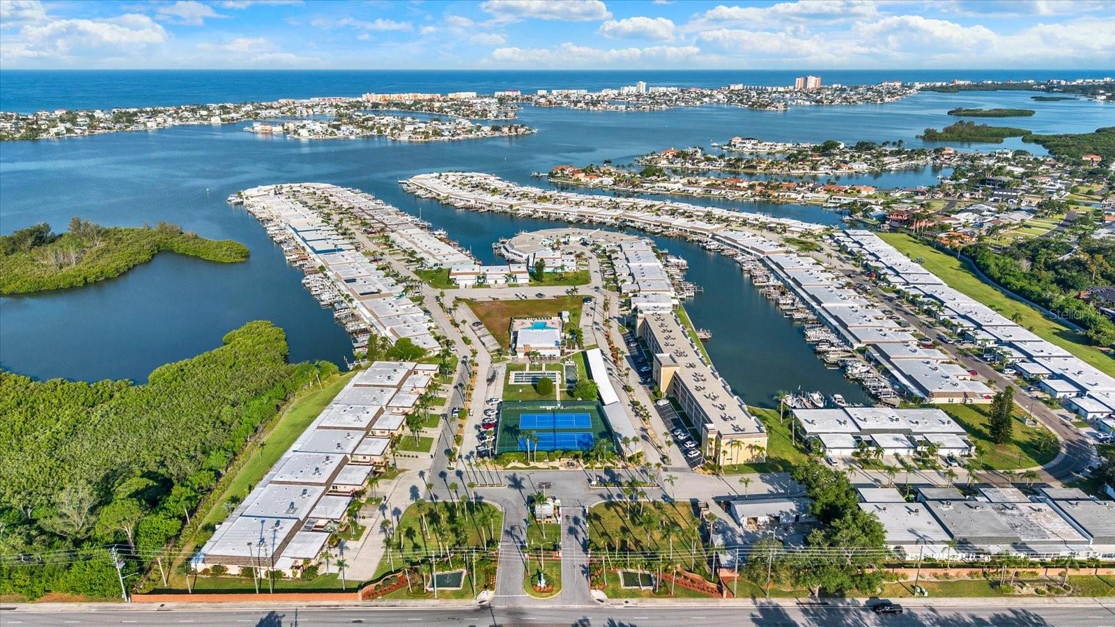 BOCA CIEGA POINT EAST - Residential