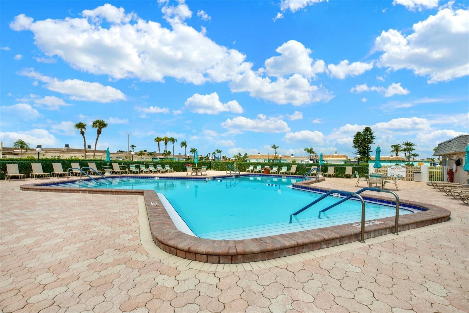 BOCA CIEGA POINT EAST - Residential