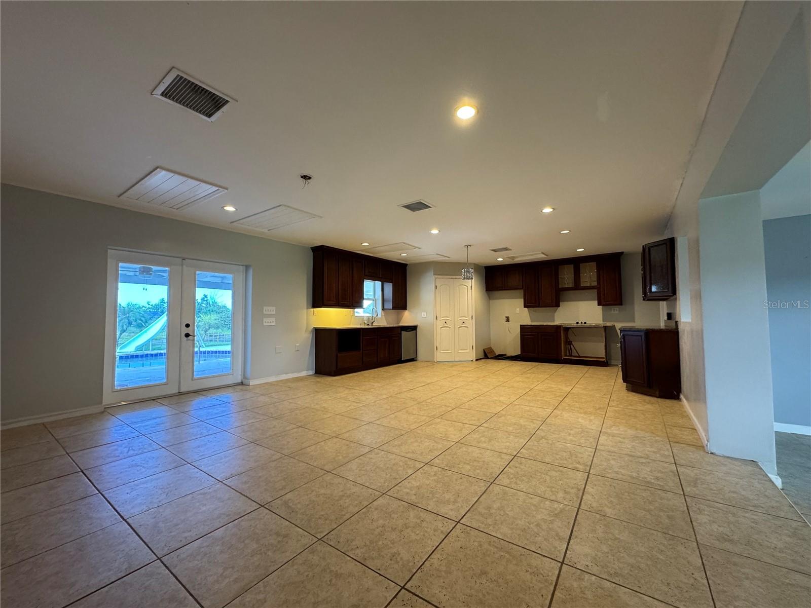 CROOKED LAKE PARK TR 05 - Residential