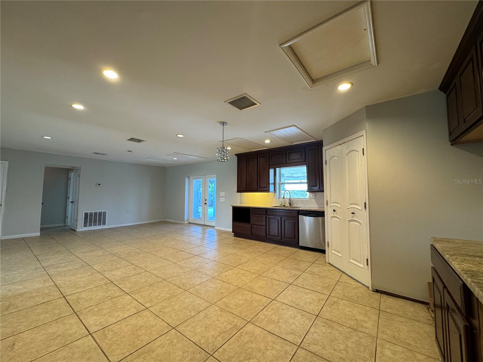 CROOKED LAKE PARK TR 05 - Residential
