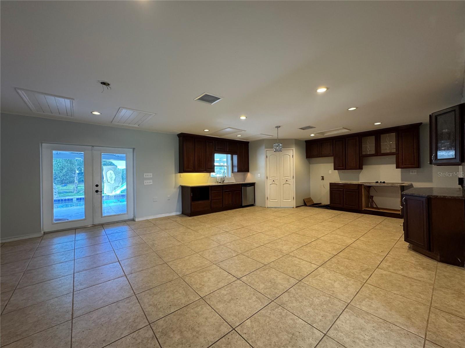 CROOKED LAKE PARK TR 05 - Residential