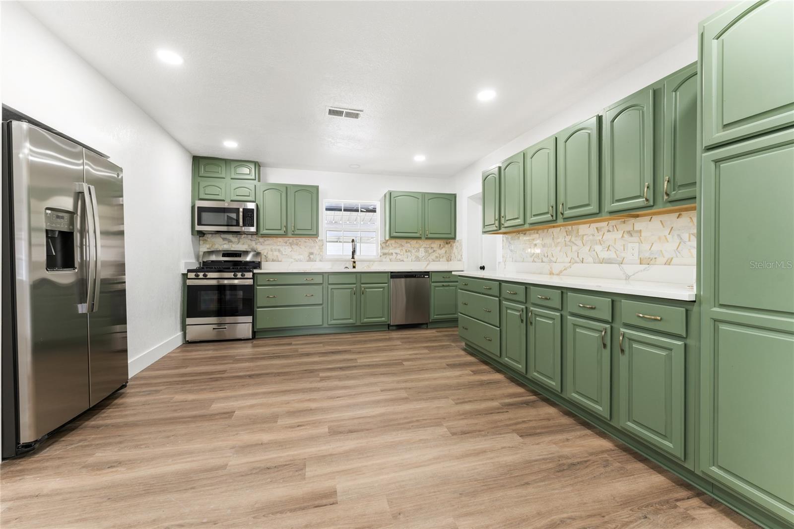 LAKE WAYMAN HEIGHTS - Residential