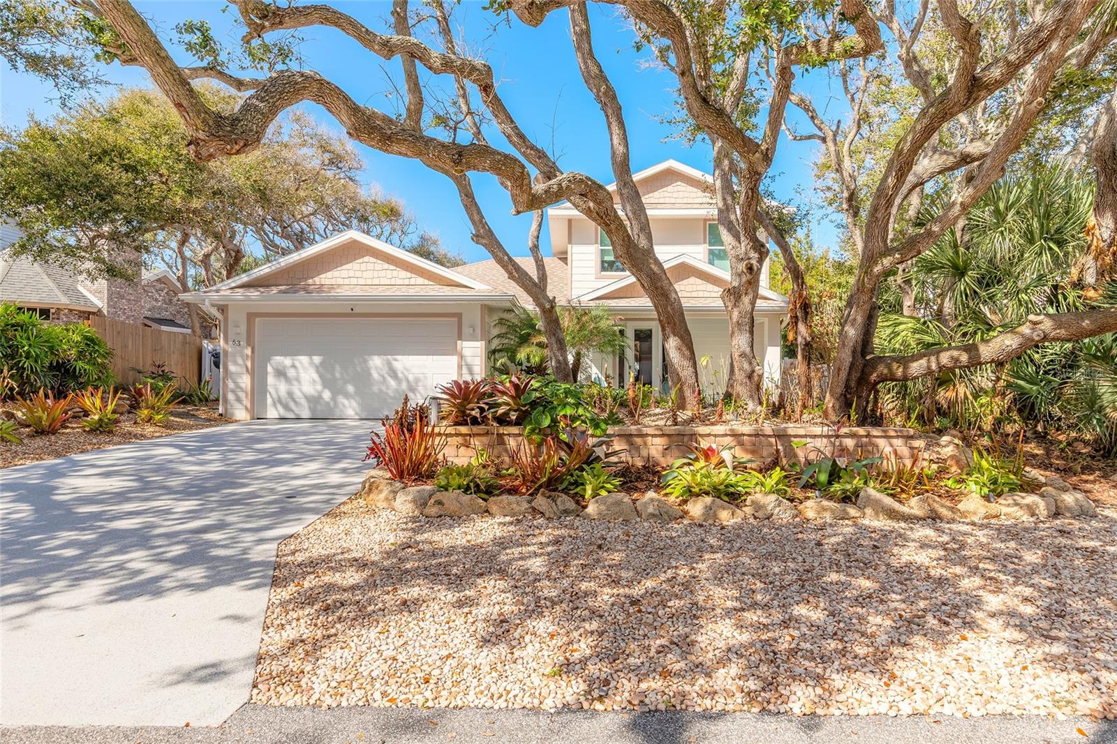 LIGHTHOUSE SHORES - Residential
