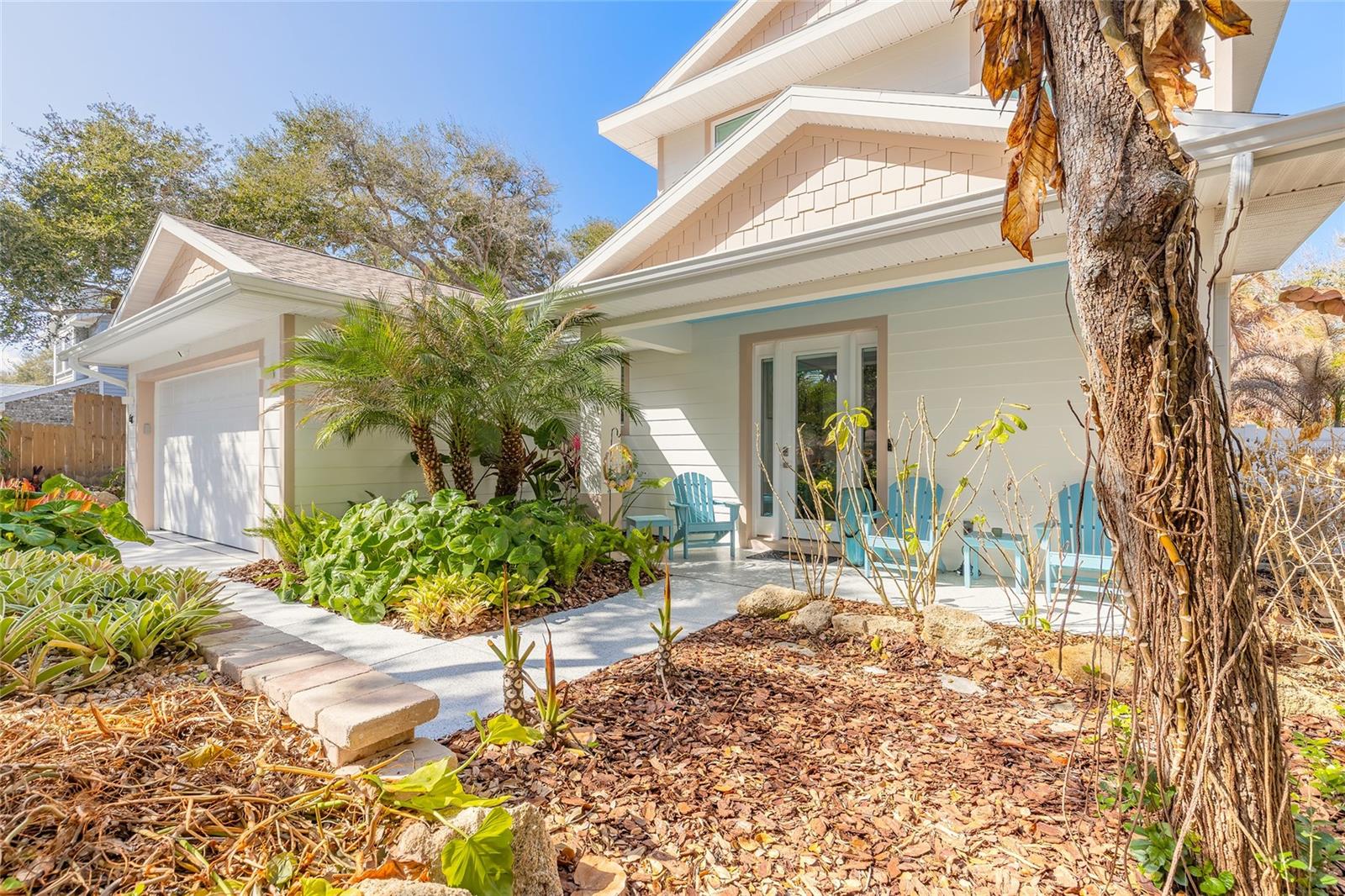 LIGHTHOUSE SHORES - Residential