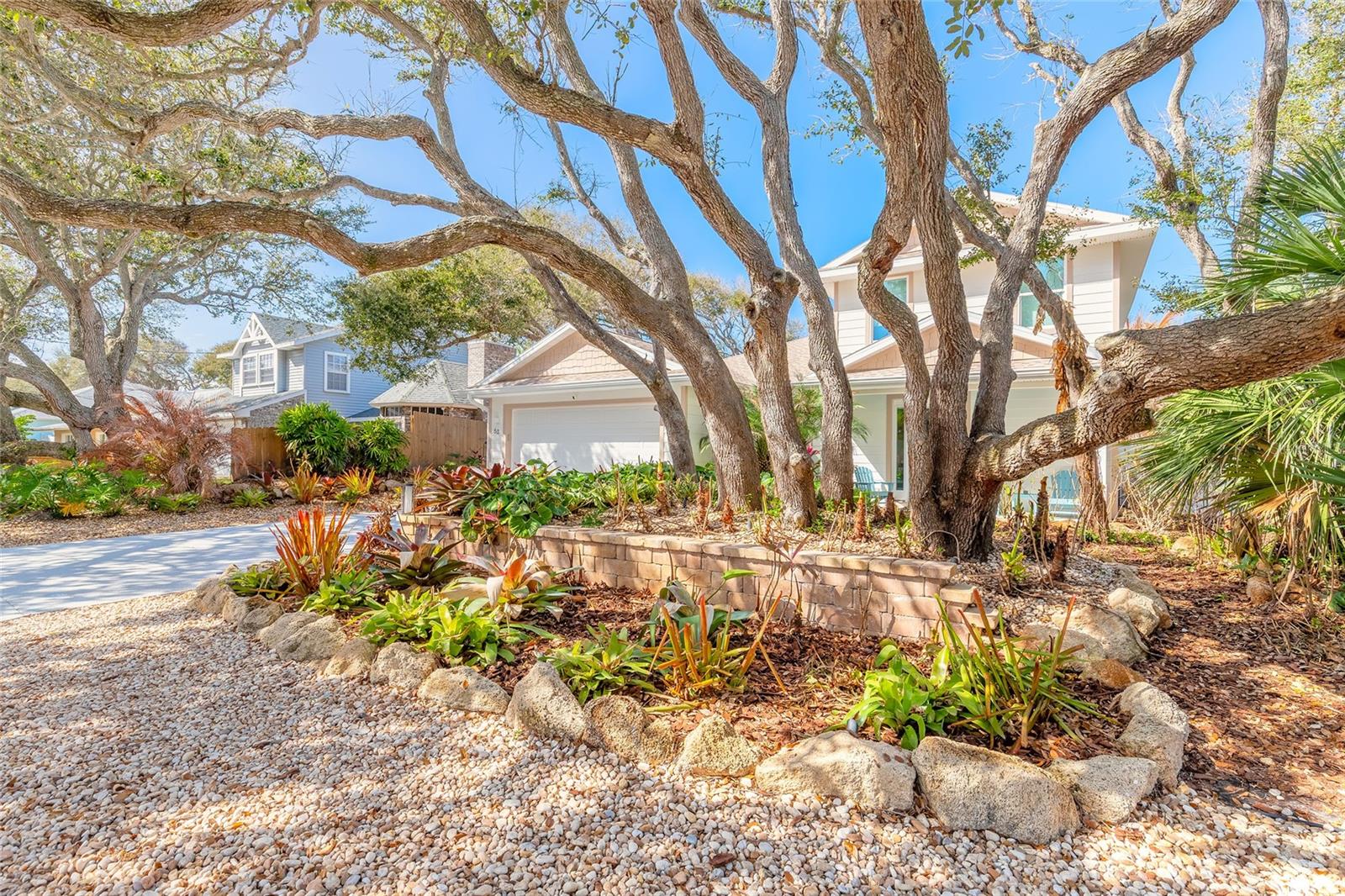 LIGHTHOUSE SHORES - Residential