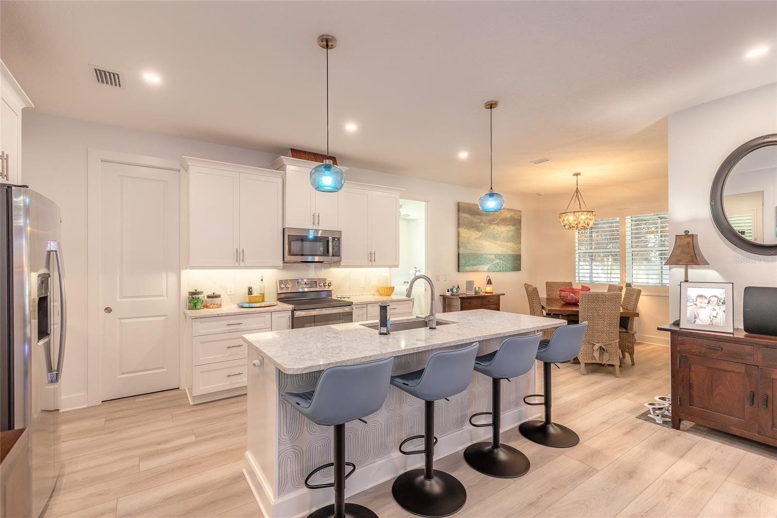 LIGHTHOUSE SHORES - Residential