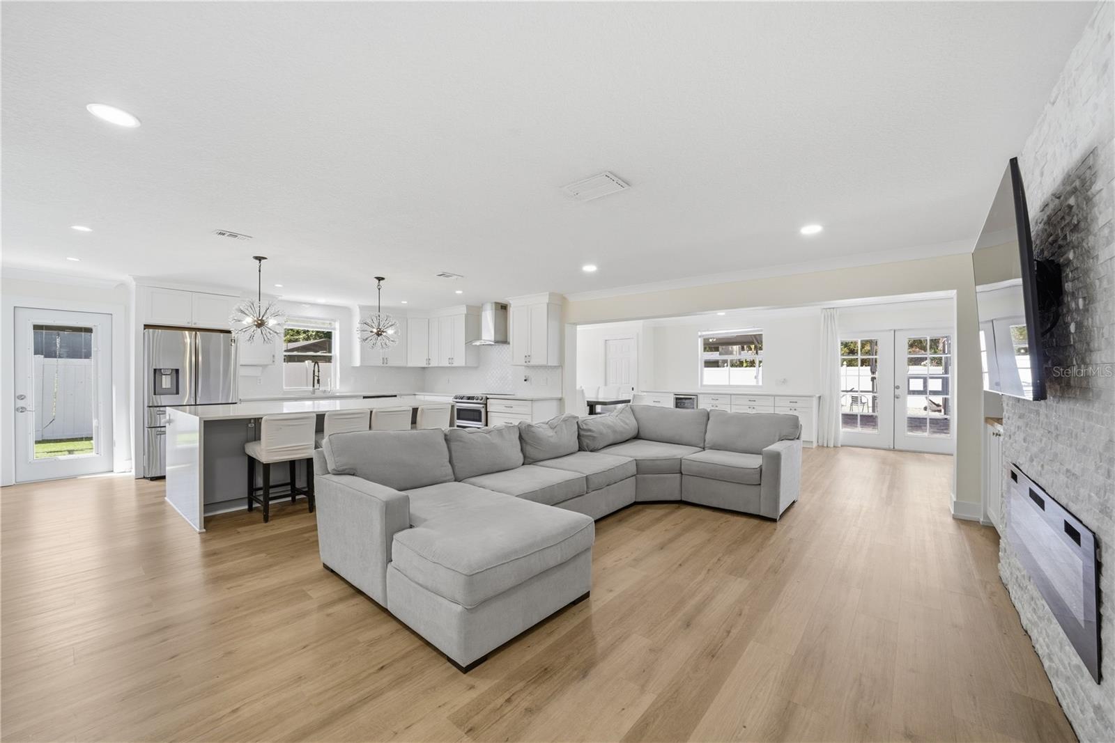 PEACEFUL VISTA HOMES - Residential