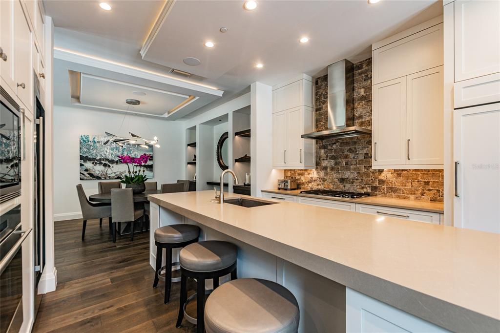 SOUTH INTERLACHEN PLACE 86/129 LOT 1 - Residential