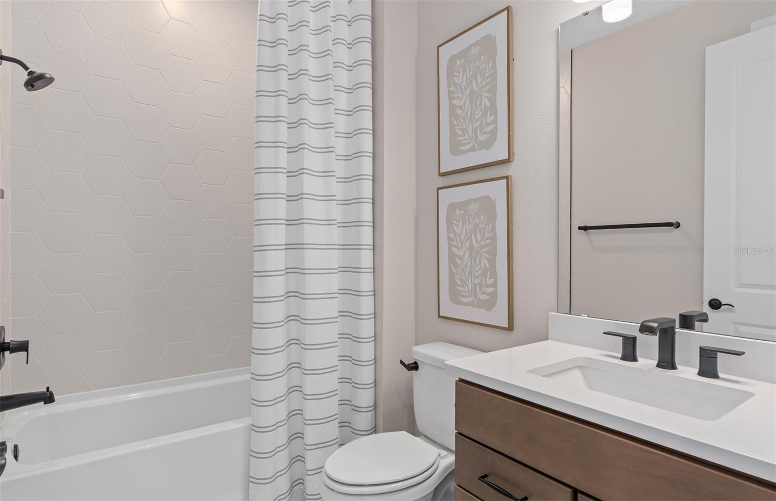 THE ESTATES AT NONA SOUND - Residential