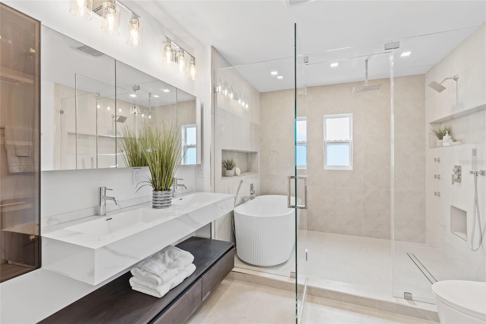 EDEN ISLE 4TH ADD - Residential