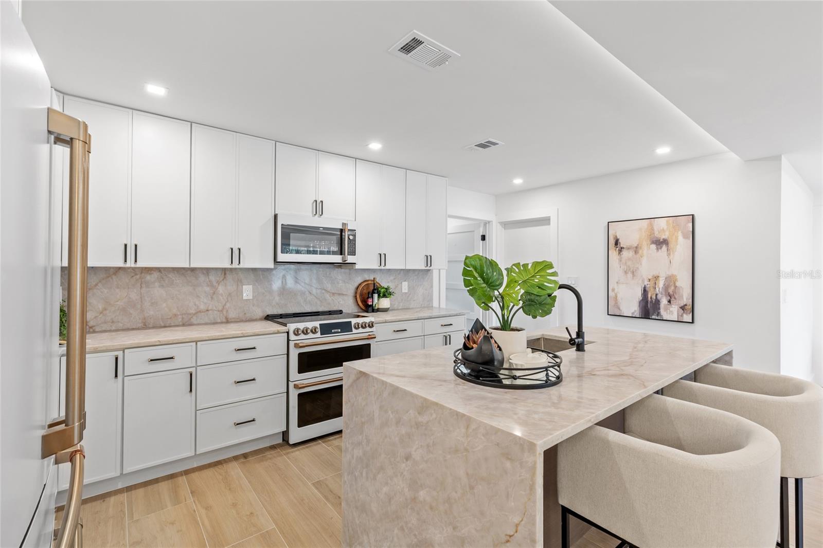 EDEN ISLE 4TH ADD - Residential