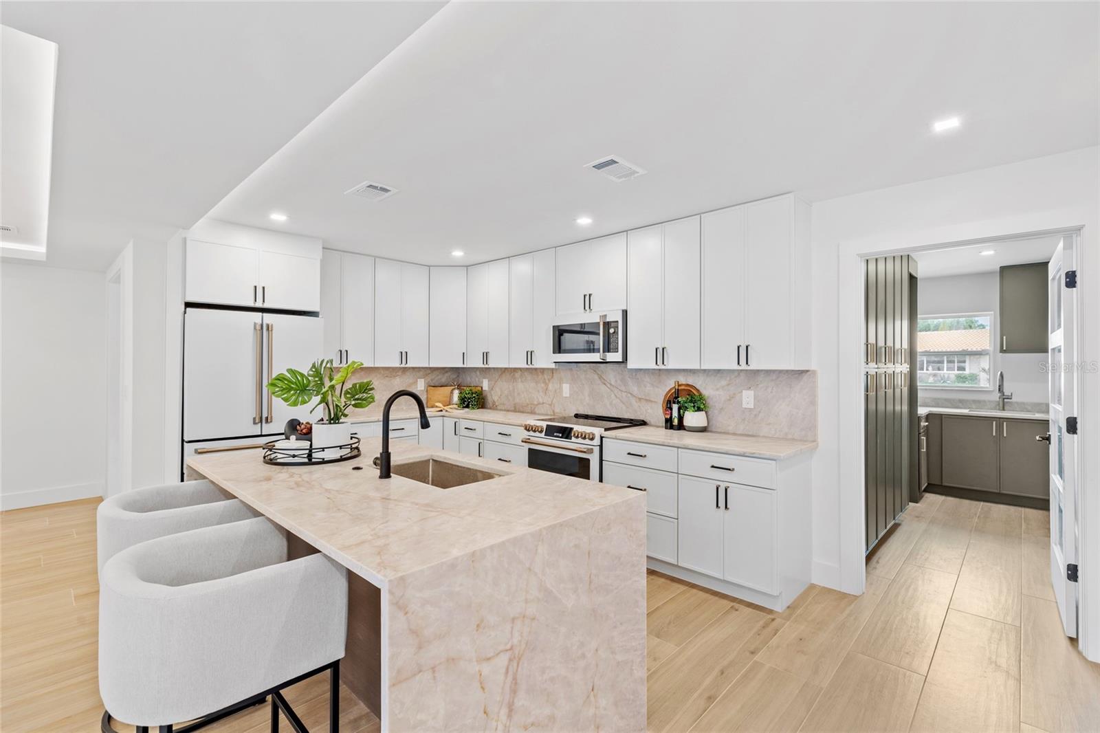 EDEN ISLE 4TH ADD - Residential