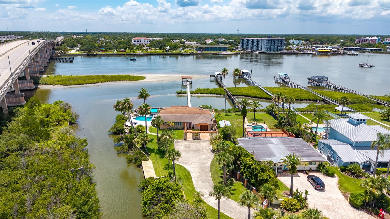 BOUCHELLES ISLAND - Residential