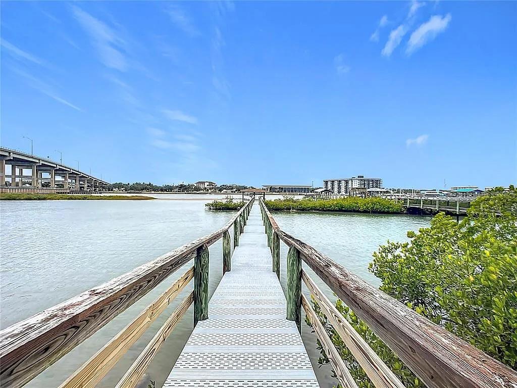 BOUCHELLES ISLAND - Residential