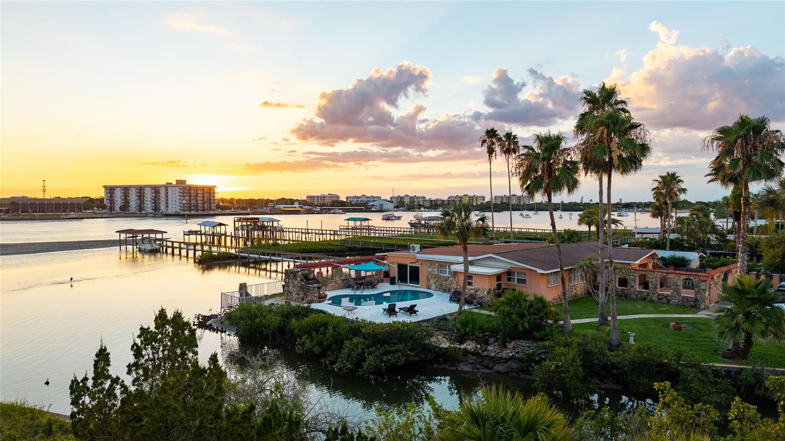 BOUCHELLES ISLAND - Residential