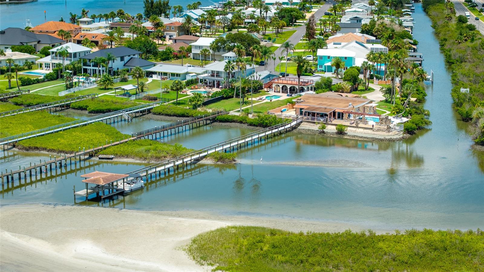 BOUCHELLES ISLAND - Residential