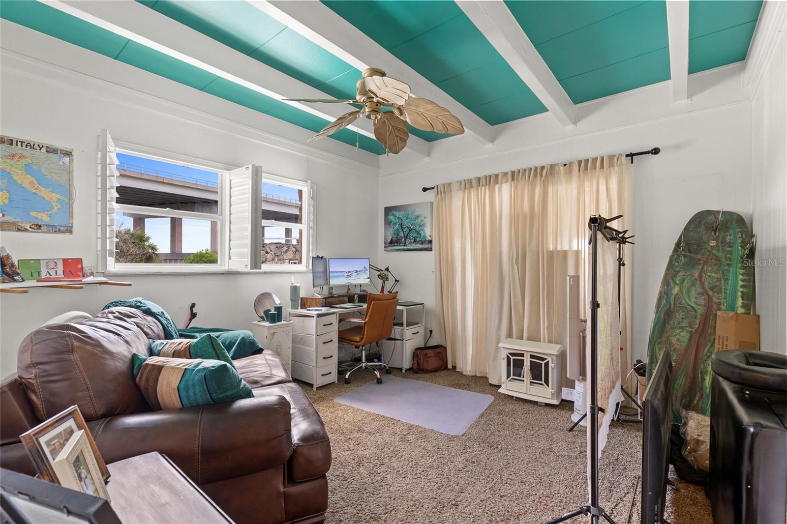 BOUCHELLES ISLAND - Residential