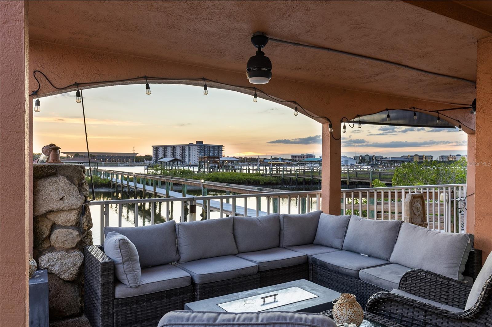 BOUCHELLES ISLAND - Residential
