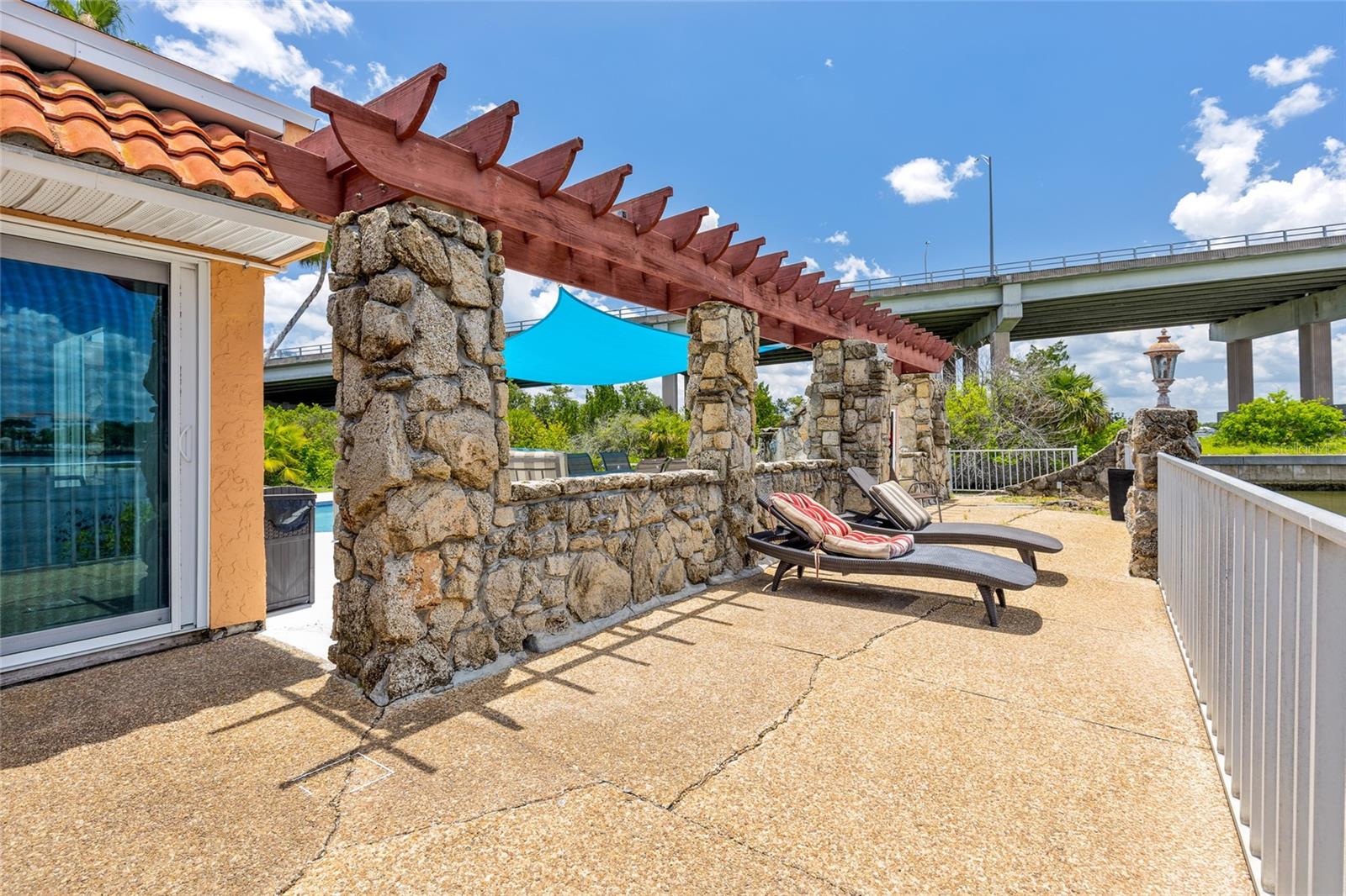 BOUCHELLES ISLAND - Residential
